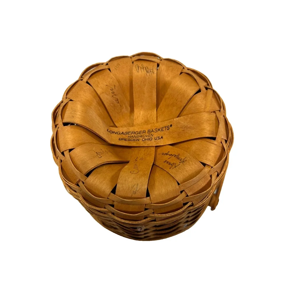 1998 Longaberger Medium Fruit Basket w/Protector Swinging Handle 8